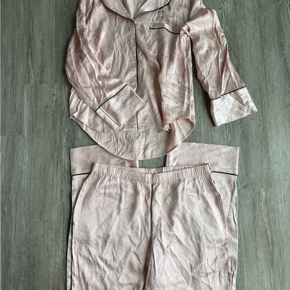 Victoria’s Secret Light Pink Pajama Set Love Size Medium
